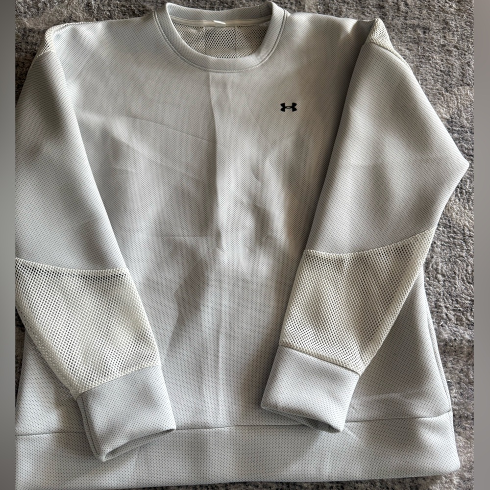 Under Armour Light Gray Crewneck